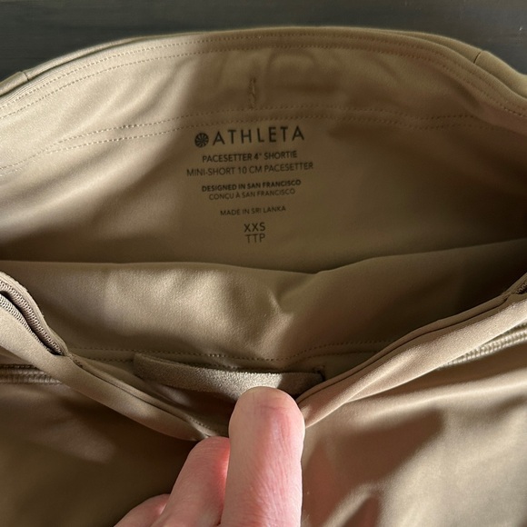 Athleta Pacesetter 4” Shortie - Picture 6 of 7